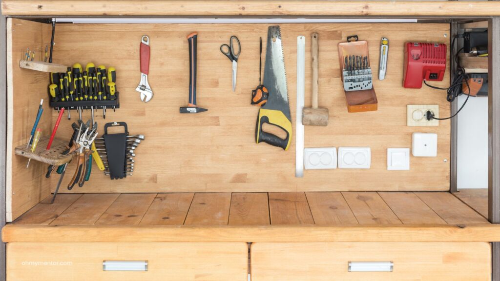 깔끔하게 정리되어 생산성이 높아진 작업대