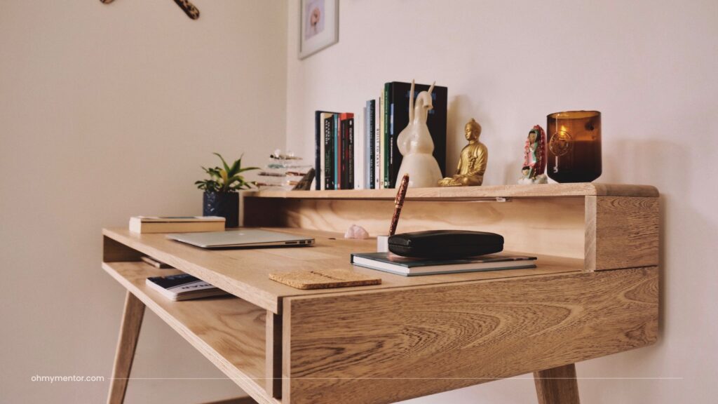 깔끔하게 정리되어 학습 능률이 올라간 책상